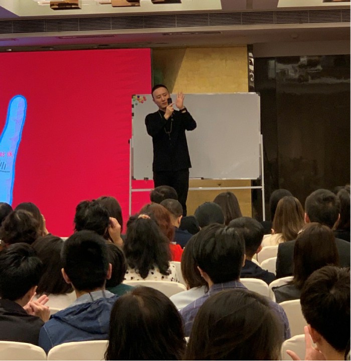 风水大师秦阳明谈和财运有关的手指线纹介绍