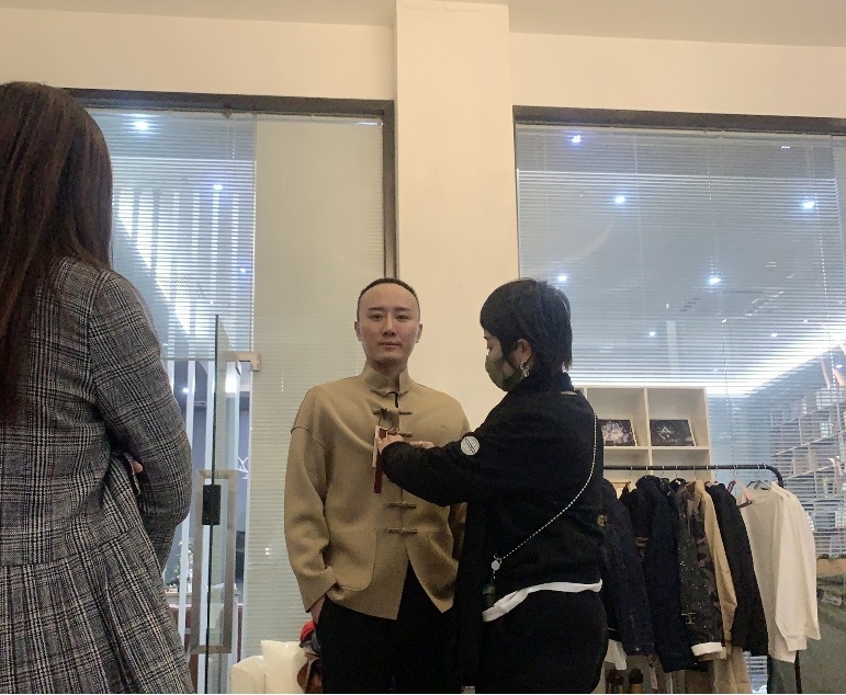 天津周易大师秦阳明解析八字眉男人有什么缺点