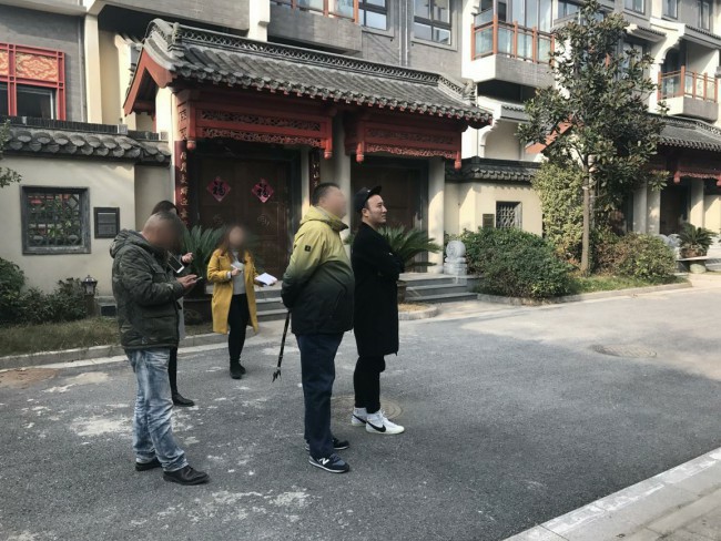 中国风水大师秦阳明受邀来到江苏扬州为客户进行别墅风水规划布局