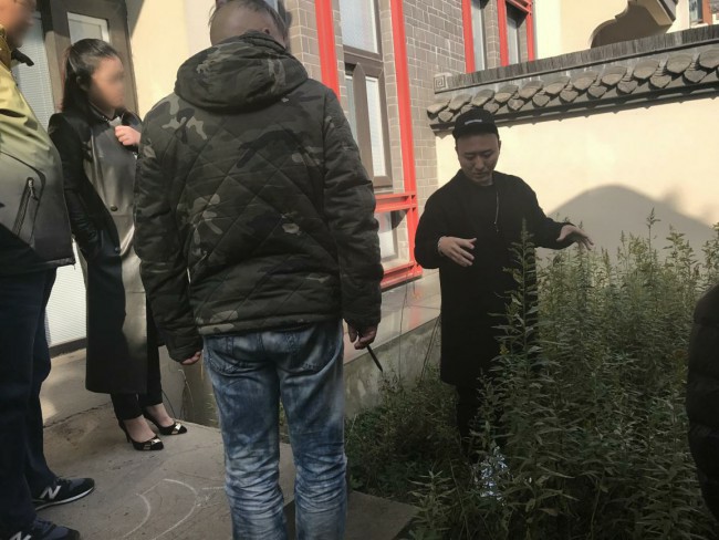 中国风水大师秦阳明受邀来到江苏扬州为客户进行别墅风水规划布局