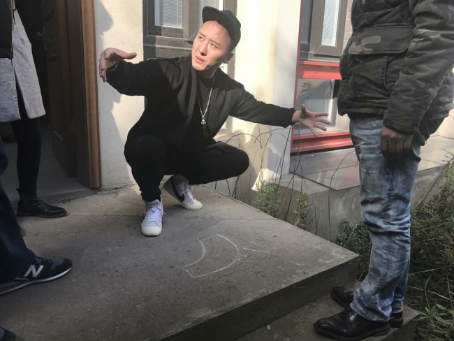 中国风水大师秦阳明受邀来到江苏扬州为客户进行别墅风水规划布局